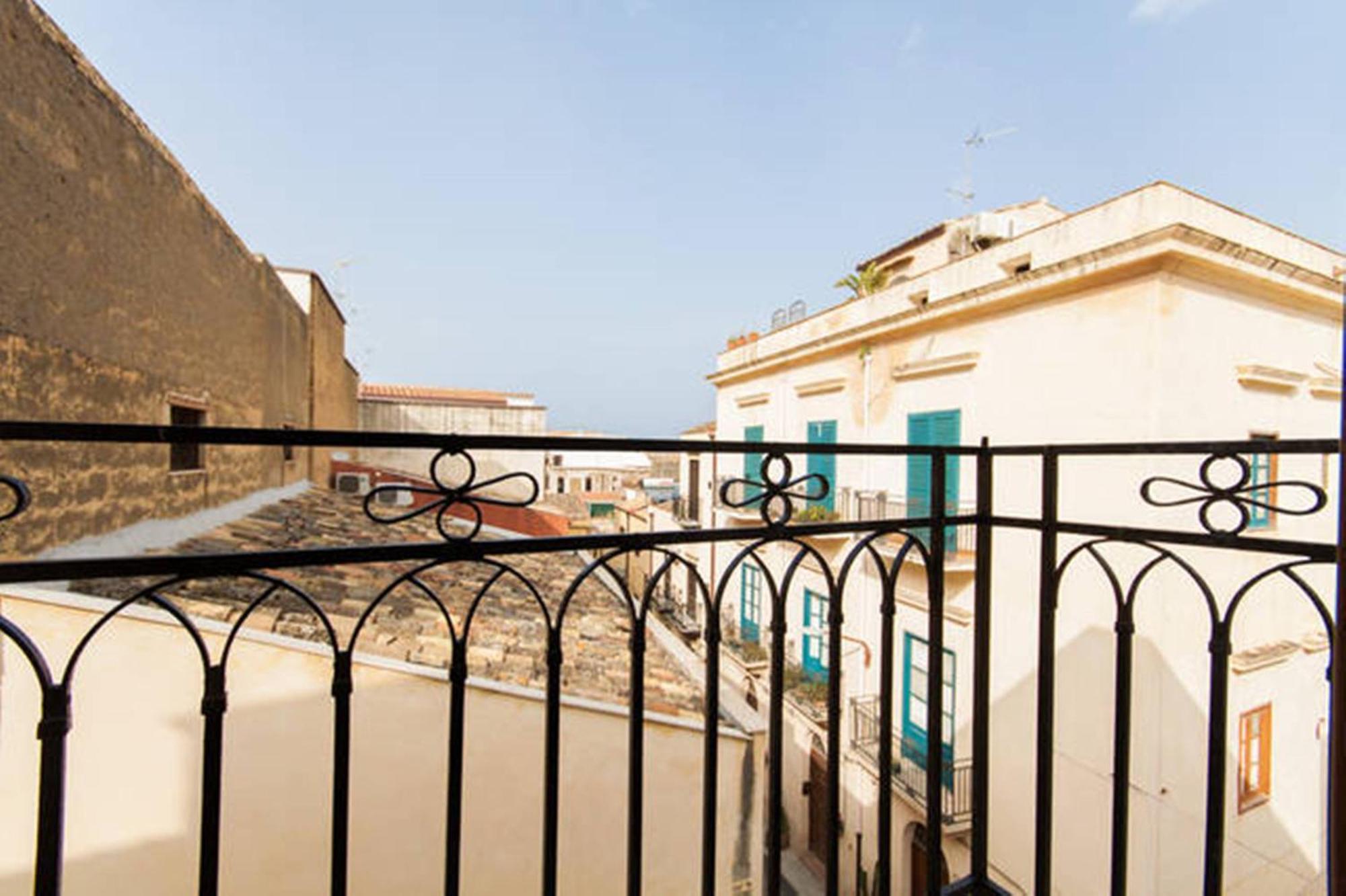 Emporium Castellammare del Golfo Exterior foto